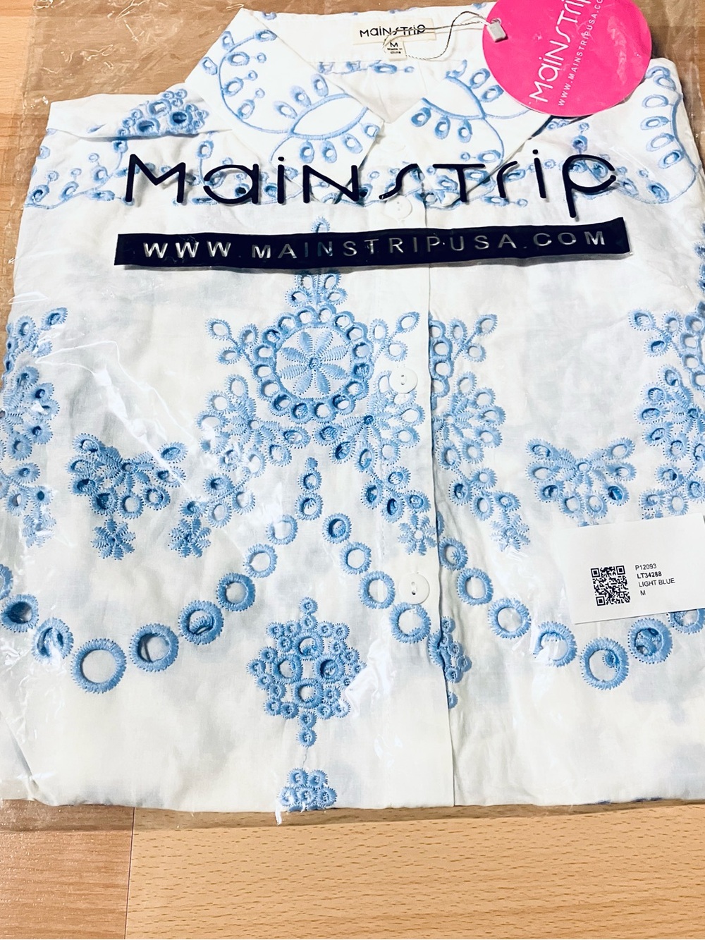 Main Strip White Button-Down Shirt with Light Blue Eyelet Embroidery - Picture 4 of 6